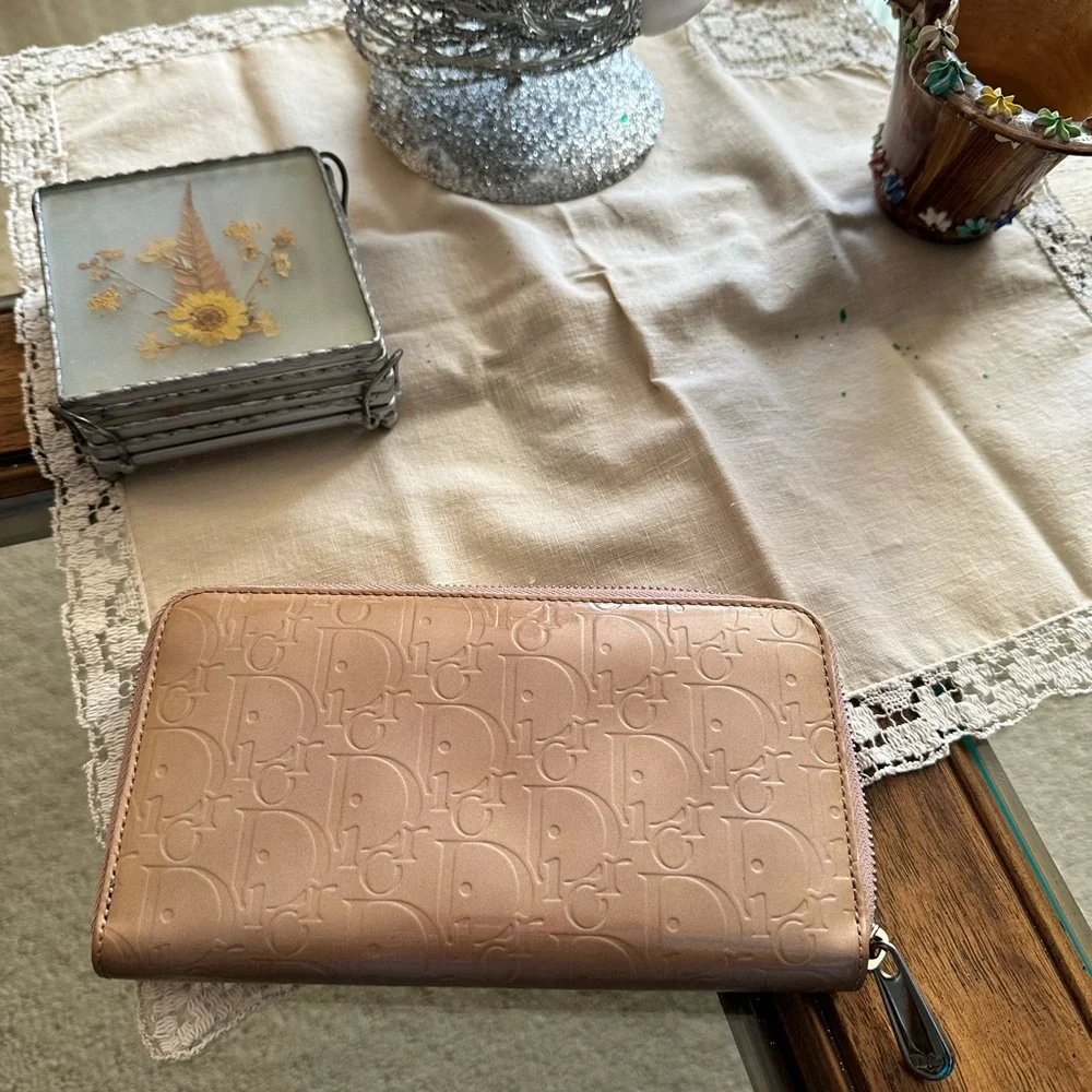 AUTHENTIC VINTAGE DIOR ZIPPY WALLET